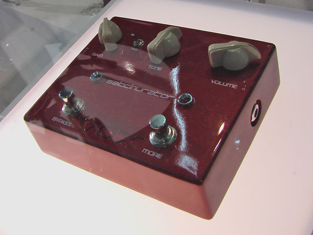 Joe Satriani and Vox Satchurator distortion pedal The Satchurator at Frankfurt Musikmesse